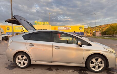 Toyota Prius, 2013 год, 1 299 000 рублей, 2 фотография
