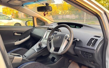 Toyota Prius, 2013 год, 1 299 000 рублей, 4 фотография