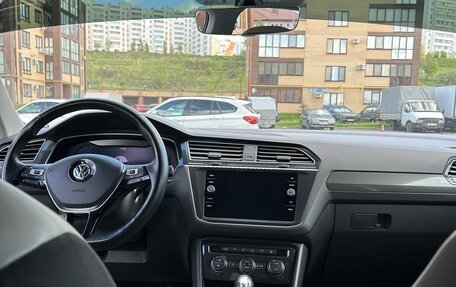 Volkswagen Tiguan II, 2018 год, 3 200 000 рублей, 13 фотография