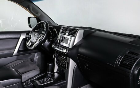 Toyota Land Cruiser Prado 150 рестайлинг 2, 2010 год, 2 377 000 рублей, 11 фотография