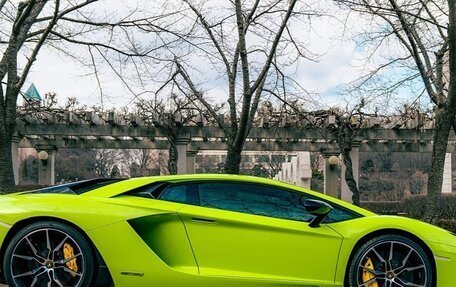 Lamborghini Aventador I рестайлинг, 2018 год, 29 900 000 рублей, 4 фотография