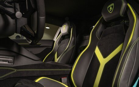 Lamborghini Aventador I рестайлинг, 2018 год, 29 900 000 рублей, 7 фотография