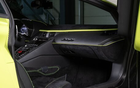 Lamborghini Aventador I рестайлинг, 2018 год, 29 900 000 рублей, 8 фотография