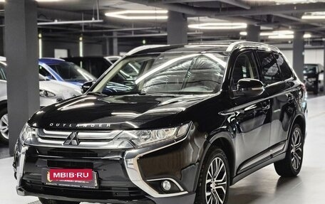 Mitsubishi Outlander III рестайлинг 3, 2015 год, 1 725 000 рублей, 3 фотография