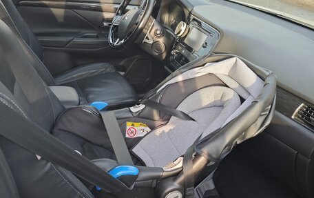 Mitsubishi Outlander III рестайлинг 3, 2016 год, 2 100 000 рублей, 8 фотография