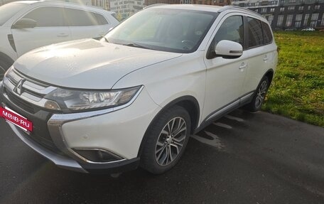 Mitsubishi Outlander III рестайлинг 3, 2016 год, 2 100 000 рублей, 2 фотография