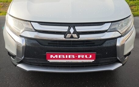 Mitsubishi Outlander III рестайлинг 3, 2016 год, 2 100 000 рублей, 6 фотография