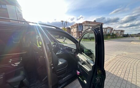 Mercedes-Benz V-Класс, 2020 год, 8 100 000 рублей, 4 фотография