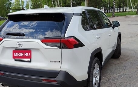 Toyota RAV4, 2020 год, 3 005 000 рублей, 3 фотография