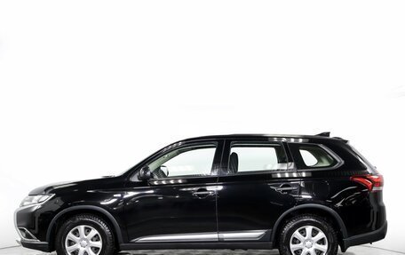 Mitsubishi Outlander III рестайлинг 3, 2018 год, 1 995 000 рублей, 8 фотография