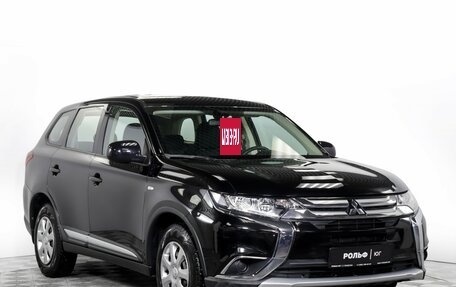 Mitsubishi Outlander III рестайлинг 3, 2018 год, 1 995 000 рублей, 3 фотография