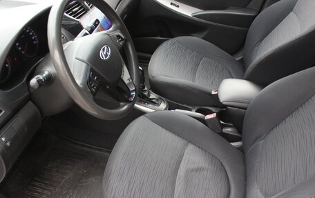 Hyundai Solaris II рестайлинг, 2015 год, 865 000 рублей, 10 фотография
