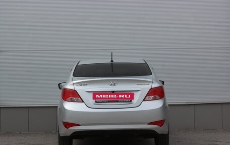 Hyundai Solaris II рестайлинг, 2015 год, 865 000 рублей, 4 фотография