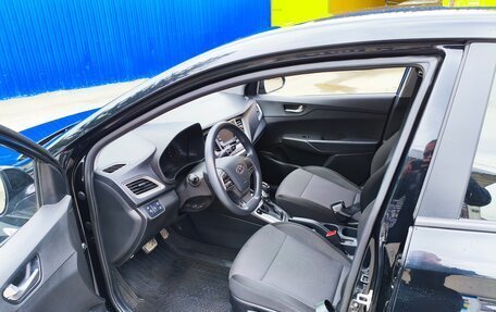Hyundai Solaris II рестайлинг, 2021 год, 1 700 000 рублей, 5 фотография