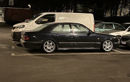 Mercedes-Benz E-Класс, 1996 год, 370 000 рублей, 4 фотография