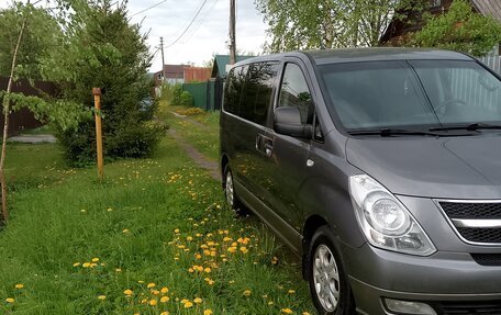 Hyundai H-1 II рестайлинг, 2010 год, 1 255 000 рублей, 3 фотография