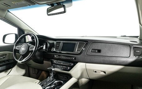 KIA Carnival III, 2018 год, 2 497 696 рублей, 9 фотография