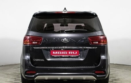 KIA Carnival III, 2018 год, 2 497 696 рублей, 6 фотография