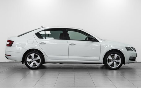 Skoda Octavia, 2018 год, 1 894 000 рублей, 5 фотография