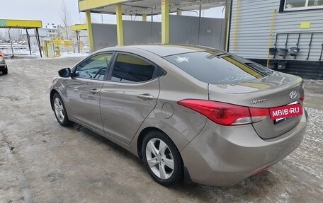 Hyundai Elantra V, 2012 год, 950 000 рублей, 2 фотография