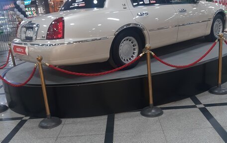 Lincoln Town Car III рестайлинг, 1999 год, 3 000 000 рублей, 5 фотография