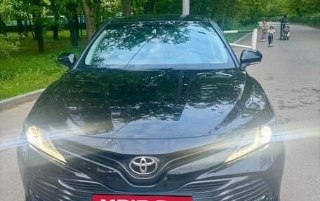 Toyota Camry, 2019 год, 2 700 000 рублей, 2 фотография