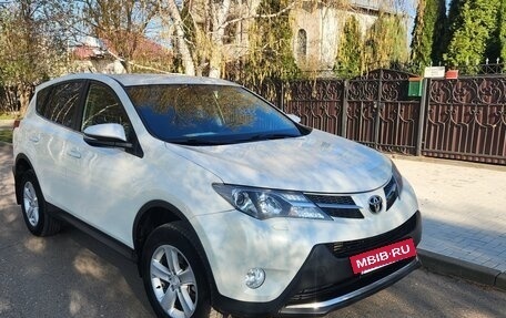 Toyota RAV4, 2013 год, 2 000 000 рублей, 2 фотография