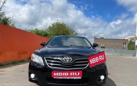 Toyota Camry, 2011 год, 1 370 000 рублей, 2 фотография