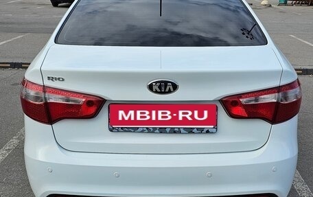 KIA Rio III рестайлинг, 2014 год, 990 000 рублей, 2 фотография