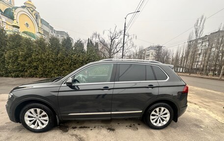 Volkswagen Tiguan II, 2017 год, 2 200 000 рублей, 3 фотография