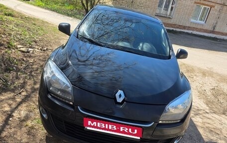 Renault Megane III, 2013 год, 780 000 рублей, 2 фотография