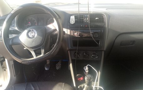 Volkswagen Polo VI (EU Market), 2015 год, 650 000 рублей, 2 фотография
