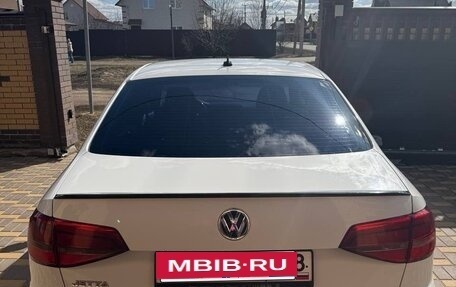 Volkswagen Jetta VI, 2015 год, 1 270 000 рублей, 3 фотография
