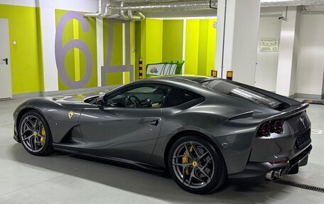 Ferrari 812, 2018 год, 31 500 000 рублей, 2 фотография