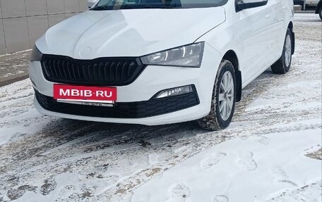 Skoda Rapid II, 2021 год, 1 950 000 рублей, 2 фотография