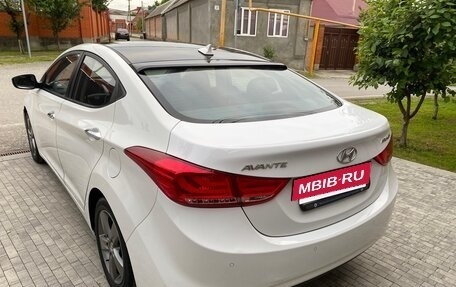 Hyundai Avante, 2012 год, 930 000 рублей, 2 фотография
