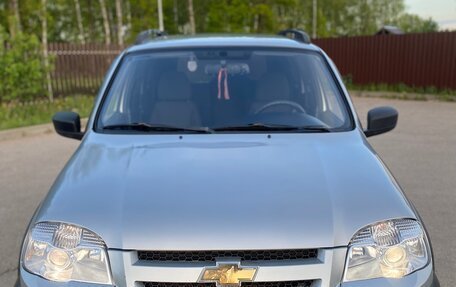 Chevrolet Niva I рестайлинг, 2013 год, 550 000 рублей, 4 фотография