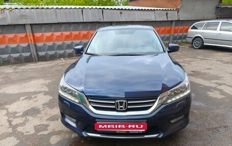 Honda Accord IX рестайлинг, 2013 год, 1 800 000 рублей, 2 фотография