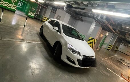 Opel Astra J, 2014 год, 1 600 000 рублей, 3 фотография