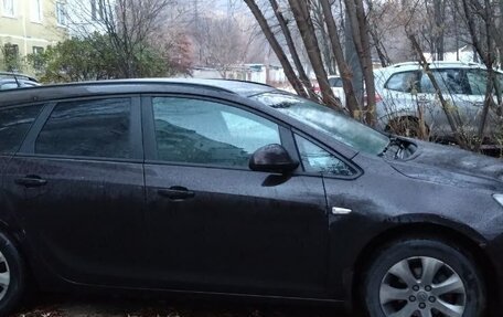 Opel Astra J, 2014 год, 550 000 рублей, 2 фотография