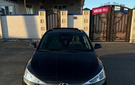 Hyundai Elantra VI рестайлинг, 2018 год, 1 650 000 рублей, 2 фотография