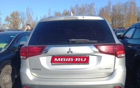 Mitsubishi Outlander III рестайлинг 3, 2017 год, 1 351 962 рублей, 2 фотография