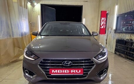 Hyundai Solaris II рестайлинг, 2018 год, 1 350 000 рублей, 2 фотография