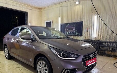 Hyundai Solaris II рестайлинг, 2018 год, 1 350 000 рублей, 3 фотография