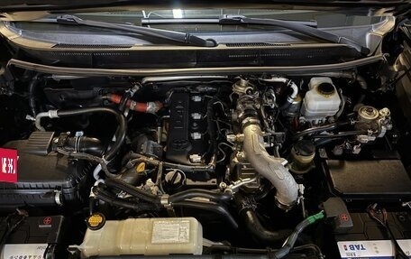 Toyota Land Cruiser Prado 150 рестайлинг 2, 2013 год, 2 900 000 рублей, 6 фотография