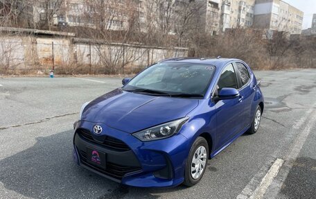 Toyota Yaris, 2021 год, 842 000 рублей, 3 фотография