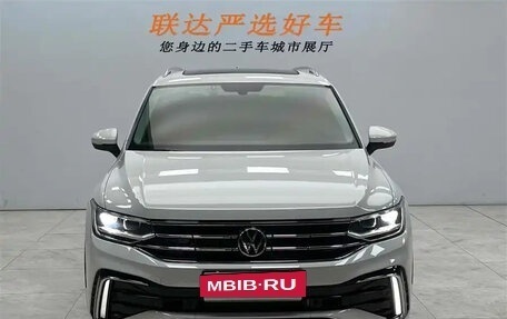 Volkswagen Tiguan II, 2022 год, 2 100 777 рублей, 2 фотография