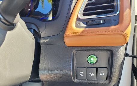 Honda Vezel, 2014 год, 1 250 000 рублей, 2 фотография