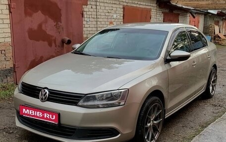 Volkswagen Jetta VI, 2012 год, 1 200 000 рублей, 2 фотография