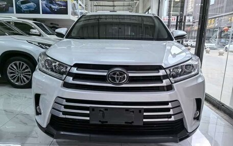 Toyota Highlander III, 2021 год, 3 400 000 рублей, 2 фотография